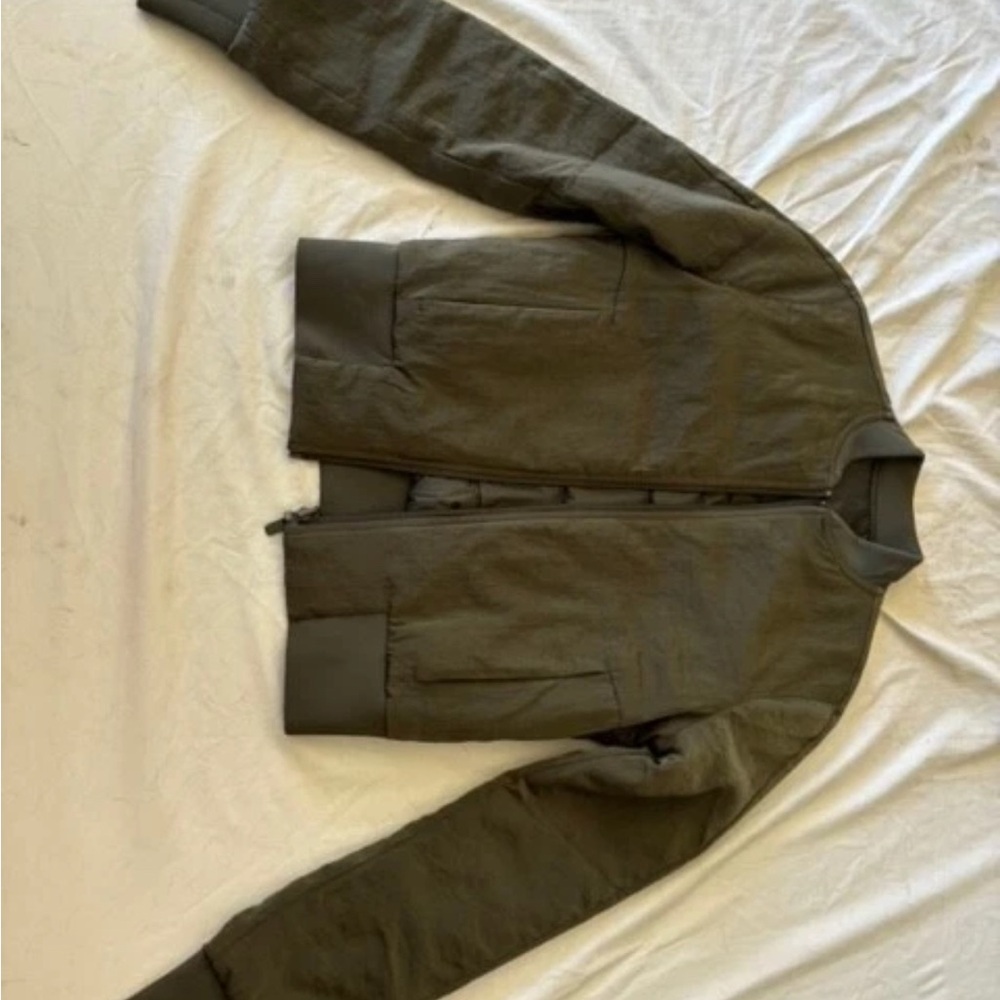Lululemon Olive Green Women's Bomber Jacket- Worn Once! - Picture 3 of 7